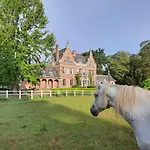 Alojamento de Acomodação e Pequeno-almoço Chateau De Ramegnies-chin