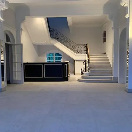Chateau De Ramegnies-chin Bed and breakfast Tournai