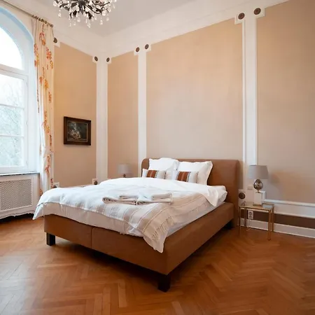 Chateau De Ramegnies-chin 2* Tournai